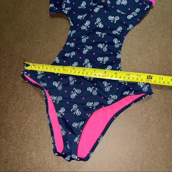 Abercrombie cutout one piece bathing suit - Picture 7 of 8